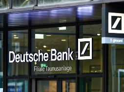 La Policía alemana registró este miércoles las oficinas de Deutsche Bank en Fráncfort y Berlín ante sospechas de blanqueo de dinero, a solo un día de que el mayor banco de Alemania presente su balance correspondiente a 2025. EFE / ARCHIVO