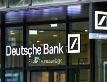 La Policía alemana registró este miércoles las oficinas de Deutsche Bank en Fráncfort y Berlín ante sospechas de blanqueo de dinero, a solo un día de que el mayor banco de Alemania presente su balance correspondiente a 2025. EFE / ARCHIVO