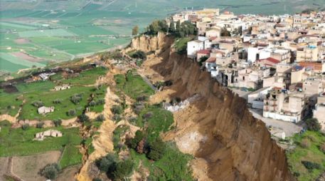 El fenómeno ha causado cortes de carreteras, corrimientos de tierra y daños en infraestructuras clave. EFE / ARCHIVO