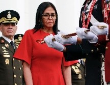 Rodríguez recibió la insignia de comandante en jefe de la Fuerza Armada de Venezuela. EFE/Palacio de Miraflores
