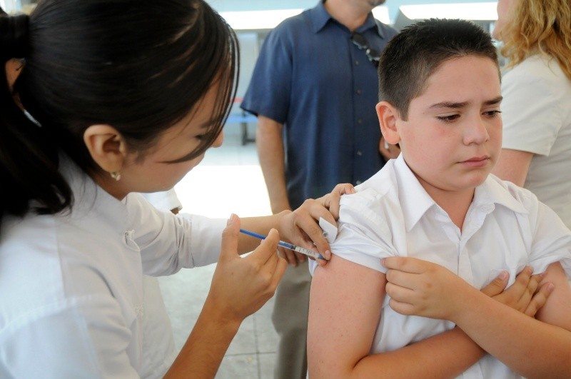 Flores subrayó que la detección temprana y el aislamiento oportuno son clave para contener el brote. NOTIMEX / ARCHIVO