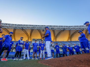 Leo Heras, Willie Calhoun y Luis Márquez fueron la novedad en esta práctica para México rojo. CORTESÍA/ CHARROS DE JALISCO.