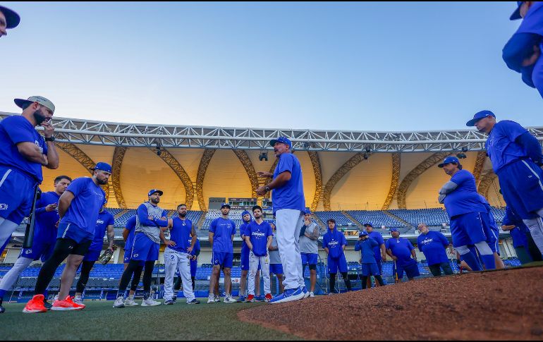 Leo Heras, Willie Calhoun y Luis Márquez fueron la novedad en esta práctica para México rojo. CORTESÍA/ CHARROS DE JALISCO.
