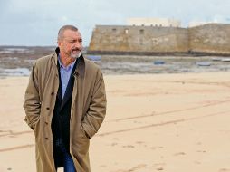 Arturo Pérez-Reverte. El escritor cuestiona las presiones políticas y la falta de garantías para un debate público plural. AFP