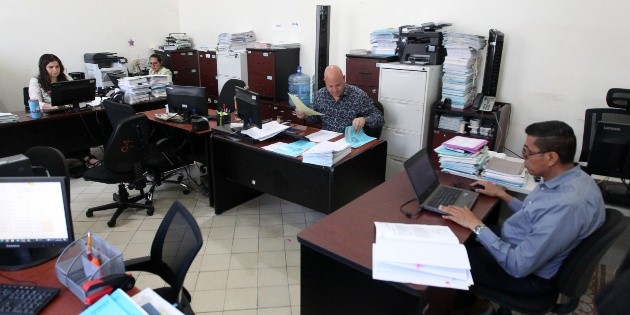 Salarios m&iacute;nimos profesionales ser&aacute;n revisados