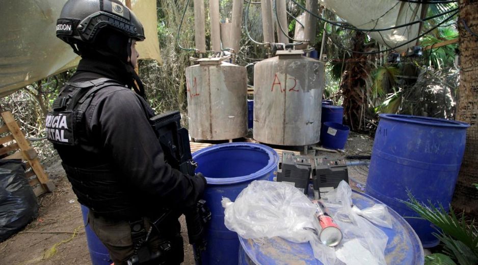 En total se incautaron algo más de 105 toneladas, que posteriormente fueron destruidas, de sustancias como acetato de plomo, cloruro de mercurio, entre otras. EFE/J. C. Cruz