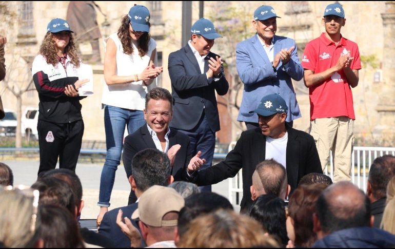 el jefe del ejecutivo estatal aprovechó el evento de la Copa Jalisco para corroborar otros proyectos futbolísticos. X/ @comudegdl.