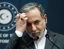 El ministro de Exteriores de Irán, Abbas Araghchi, se ha mostrado este viernes dispuesto a negociar con Estados Unidos una solución diplomática al conflicto por el programa nuclear iraní, en declaraciones a los medios en Estambul. EFE/E. SAHIN