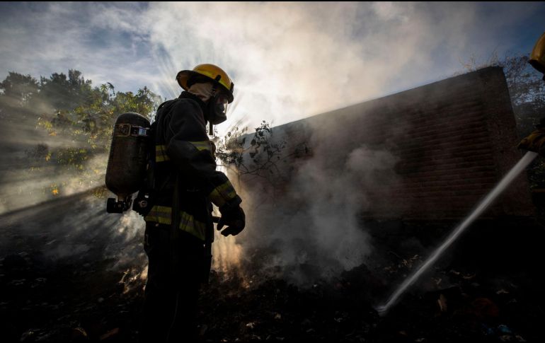 El incendio en La Nogalera no provocó personas lesionadas o heridas. ESPECIAL / FACEBOOK Protección Civil y Bomberos GDL