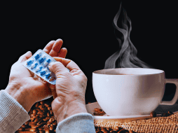 Es importante moderar tu consumo de café, además de acudir con tu médico de confianza para tratar cualquier síntoma que pueda surgir. ESPECIAL / CANVA