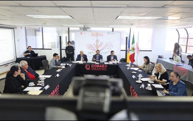 La sesión contó con la participación de diversos actores clave, incluyendo a representantes de los tres niveles de gobierno, así como líderes de los sectores sindical y productivo. CORTESÍA