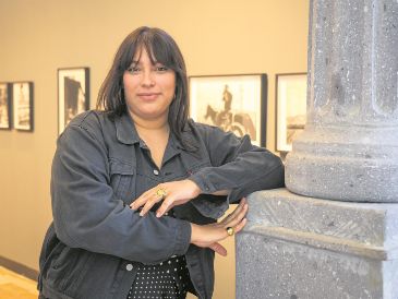 La directora del MUPAG, Alejandra Carrillo, impulsa una programación que apuesta por la fotografía como punto de partida para investigaciones históricas, sociales y estéticas. EL INFORMADOR/ J. Acosta