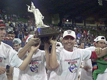 La maldición de ser local en la Serie del Caribe