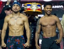 Teófimo López y Shakur Stevenson durante la ceremonia de pesaje. EFE/A. Colmenares