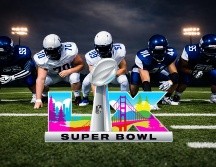 En 59 ediciones del Super Bowl, el equipo que vistió de blanco ha resultado ganador en 37 ocasiones, superando las 22 victorias de los equipos que utilizaron su uniforme de local. ESPECIAL / CANVA