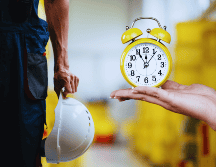 En ningún caso la reducción de la jornada laboral implicará la disminución de sueldos, salarios o prestaciones de las personas trabajadoras. ESPECIAL / CANVA