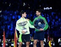 Dokovic, que había iniciado el torneo en el cuarto lugar del ranking, hoy modifica su lugar en el ranking tras perder contra Alcaraz en la Final del Abierto de Australia. EFE / J. Carret