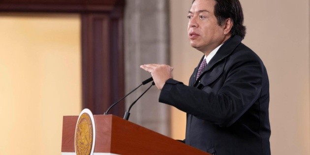 Mario Delgado, titular de la SEP, lamenta asesinato de sus familiares en Colima