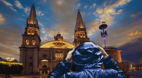 La probabilidad de lluvia este lunes es del 59% por ciento y se espera lluvia entre las 18:00 y las 19:00 horas. ESPECIAL / CANVA