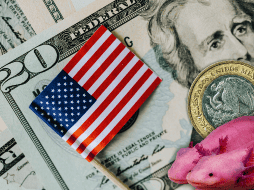 Es importante recordar que la cotización peso-dólar se actualiza a lo largo del día. ESPECIAL / CANVA