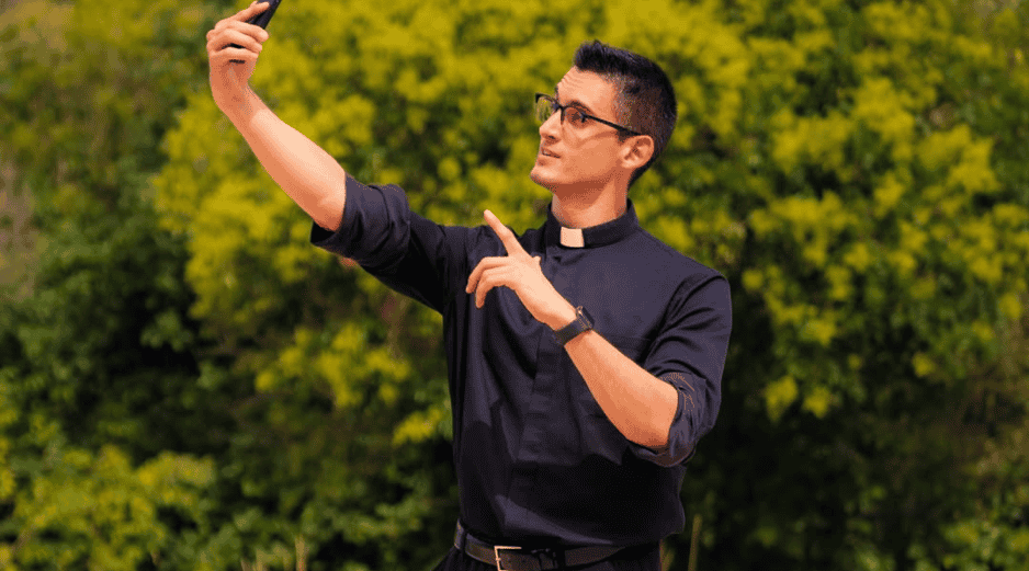 La renuncia ha causado un fuerte impacto en 'Fraternità', la asociación juvenil fundada por Ravagnani que se había convertido en un referente de la pastoral moderna en Italia. ESPECIAL/ INSTAGRAM/ donalberto_rava