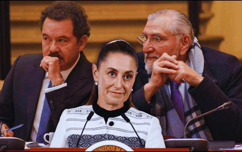 Sobre el nombramiento de Ignacio Mier (i) como coordinador de los morenistas en la Cámara Alta, Sheinbaum señaló que es una decisión de los legisladores. EFE / S. Gutiérrez / SUN / ARCHIVO