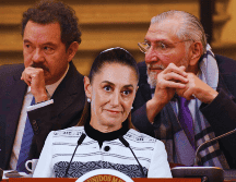 Sobre el nombramiento de Ignacio Mier (i) como coordinador de los morenistas en la Cámara Alta, Sheinbaum señaló que es una decisión de los legisladores. EFE / S. Gutiérrez / SUN / ARCHIVO