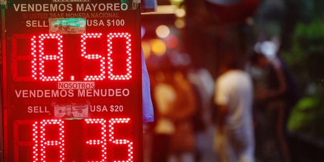 Redadas de ICE tumban a las remesas en M&eacute;xico