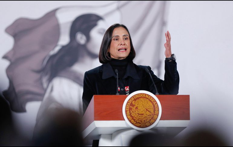 Luz Elena González Escobar, titular de la Secretaría de Energía (Sener), señaló que en 2025 se recuperó la integración vertical de Pemex, lo que permitió reducir costos y mejorar la eficiencia. EFE/ I. ESQUIVEL