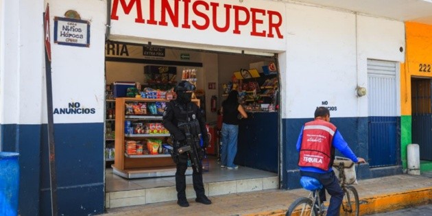 Tequila: Peque&ntilde;os comerciantes denuncian extorsiones del Ayuntamiento; los permisos pasaron de 500 a 10 mil pesos