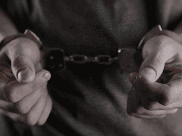 En caso de detención, se debe solicitar a las autoridades estadounidenses que notifiquen al consulado de México y pedir hablar a la representación nacional para recibir orientación. ESPECIAL