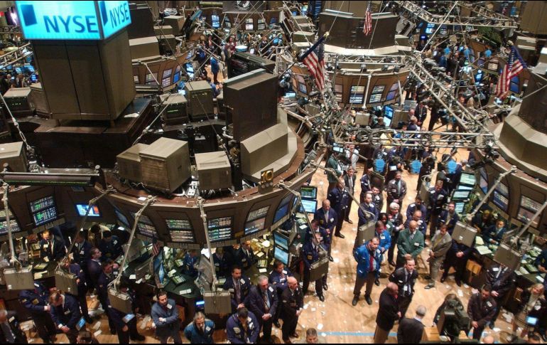 Al cierre del parqué neoyorquino, el Dow Jones perdió 592 puntos, hasta los 48.908 unidades; el selectivo S&P 500 perdió un 1.23 %, hasta los 6.798 puntos; y el tecnológico Nasdaq cayó un 1.59 %, hasta los 22.540. EFE / ARCHIVO