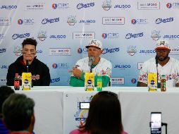Carlos Sepúlveda, Lorenzo Bundy y Estevan Florial en la conferencia de prensa posterior al juego. CORTESÍA/Charros de Jalisco