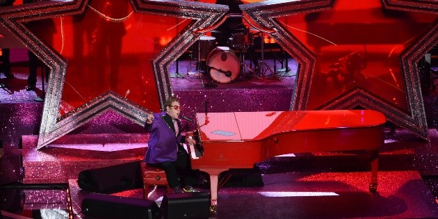 Elton John demanda a medio brit&aacute;nico por filtrar ilegalmente sus datos