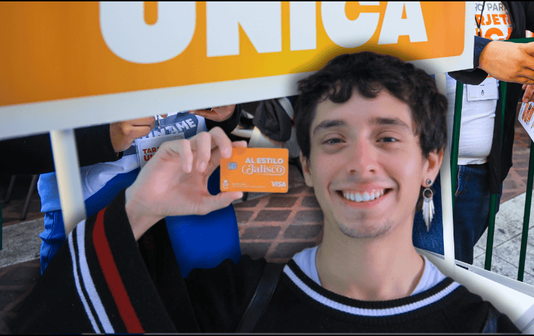 Cuando el aumento a la tarifa del transporte público entre en vigor, los estudiantes que cuenten con la Tarjeta Única Al Estilo Jalisco podrán pagar 5 pesos. EL INFORMADOR/ARCHIVO ESPECIAL/Gobierno de Jalisco