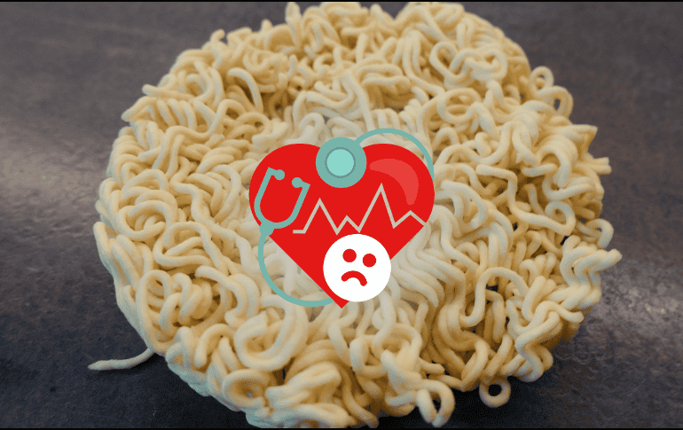 Muchas sopas instantáneas se comercializan en recipientes de poliestireno, un material que al calentarse puede liberar sustancias químicas como el estireno. PIXABAY/CANVA/ESPECIAL