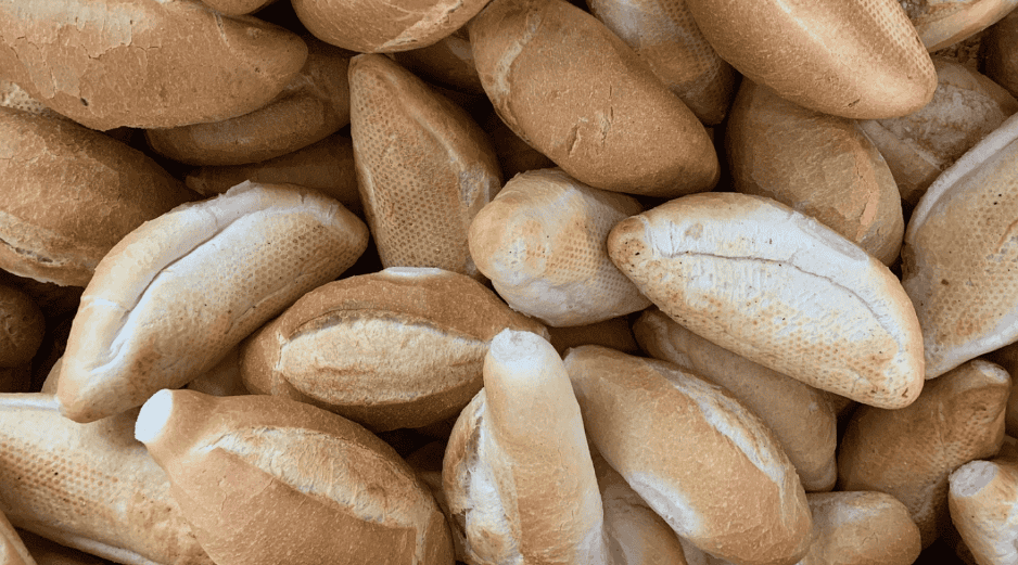 El origen del bolillo tiene influencias francesas, es por eso que se le suele asociar a un tipo de pan francés, debido ciertas semejanzas que tienen. PIXABAY