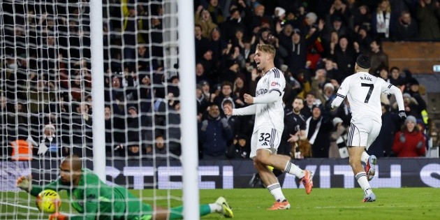 Fulham pierde ante Everton y se complica la clasificaci&oacute;n europea de Ra&uacute;l Jim&eacute;nez