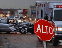 Un conductor debe evitar ingerir bebidas alcohólicas y consumir medicamentos que provoquen somnolencia. ESPECIAL / CANVA