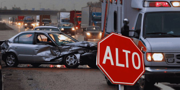 Advierten peligro para estos conductores que manejan en carretera