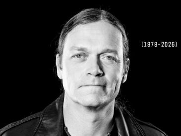 3 Doors Down recordó a Arnold como una figura central en la historia del grupo, al que se integró desde sus inicios como vocalista y baterista original. ESPECIAL / FACEBOOK 3 Doors Down