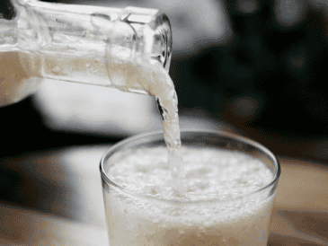 El kéfir tiene múltiples beneficios para la salud. UNSPLASH / B. CHURCH