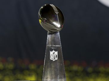 Los Patriots busca aumentar su legado en la era del Super Bowl, los Seahawks quieren la revancha después de 11 años. EFE/J. Mabanglo