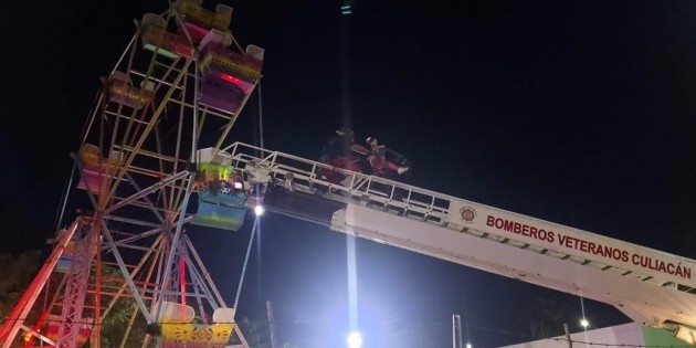 Sinaloa: Rescatan a personas atrapadas en rueda de la fortuna en Culiac&aacute;n (FOTOS)