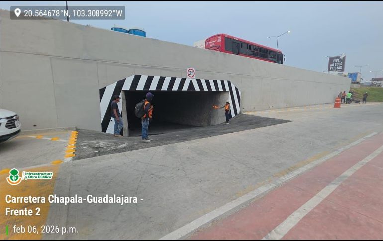 El retorno, que era una alcantarilla pluvial, fue cerrado con motivo de las obras de modernización y del sistema de Macrobús que se llevan a cabo en la carretera y que conectará al aeropuerto con el resto de la metrópoli. ESPECIAL / Gestión del Territorio Jalisco
