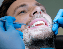 Su trabajo diario impacta directamente en la salud pública, recordando que una sonrisa sana es reflejo de cuidado, atención y bienestar general. CANVA