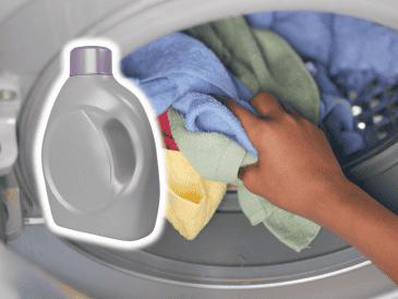 Al utilizar demasiado jabón, el ciclo de enjuague de las lavadoras de alta eficiencia (HE), que funcionan con volúmenes reducidos de agua, es insuficiente para eliminar los químicos. ESPECIAL/Canva/Unplash