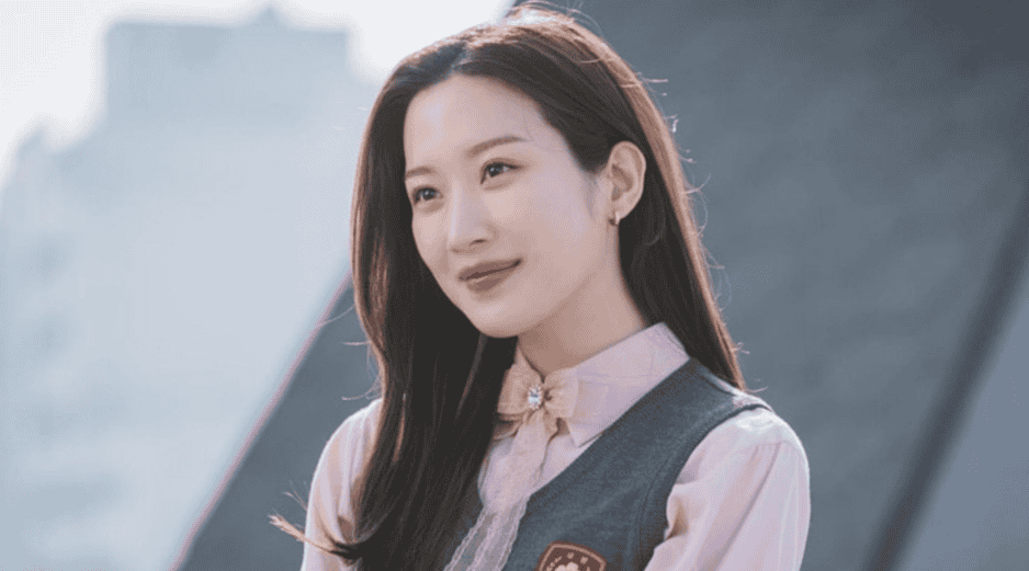 De acuerdo con información difundida por Star Today y retomada por otros medios surcoreanos, los recursos entregados a Cointree provienen de las ganancias de su libro de ensayos “PATA”.  ESPECIAL