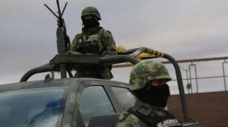 Durante la revisión del lugar, los militares aseguraron un lote de 10 armas largas, aproximadamente 100 cargadores, 4 mil 500 cartuchos útiles de distintos calibres, así como dos vehículos y diverso equipo táctico. EL INFORMADOR / ARCHIVO