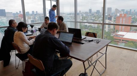 Analistas argumentan que en el país casi un 55% de la fuerza laboral es informal. EFE/ARCHIVO